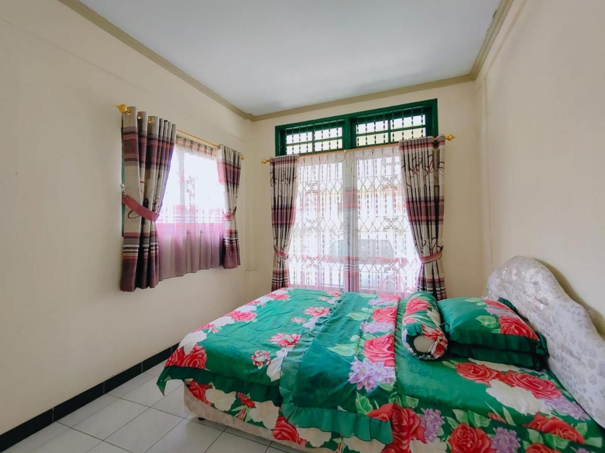 Villa Semesta Cikundul Екстер'єр фото