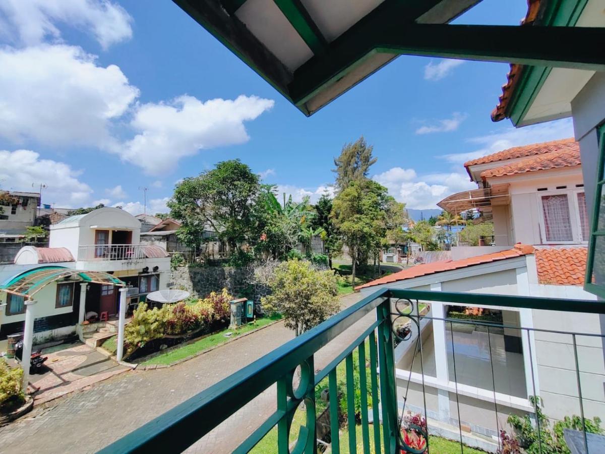 Villa Semesta Cikundul Екстер'єр фото
