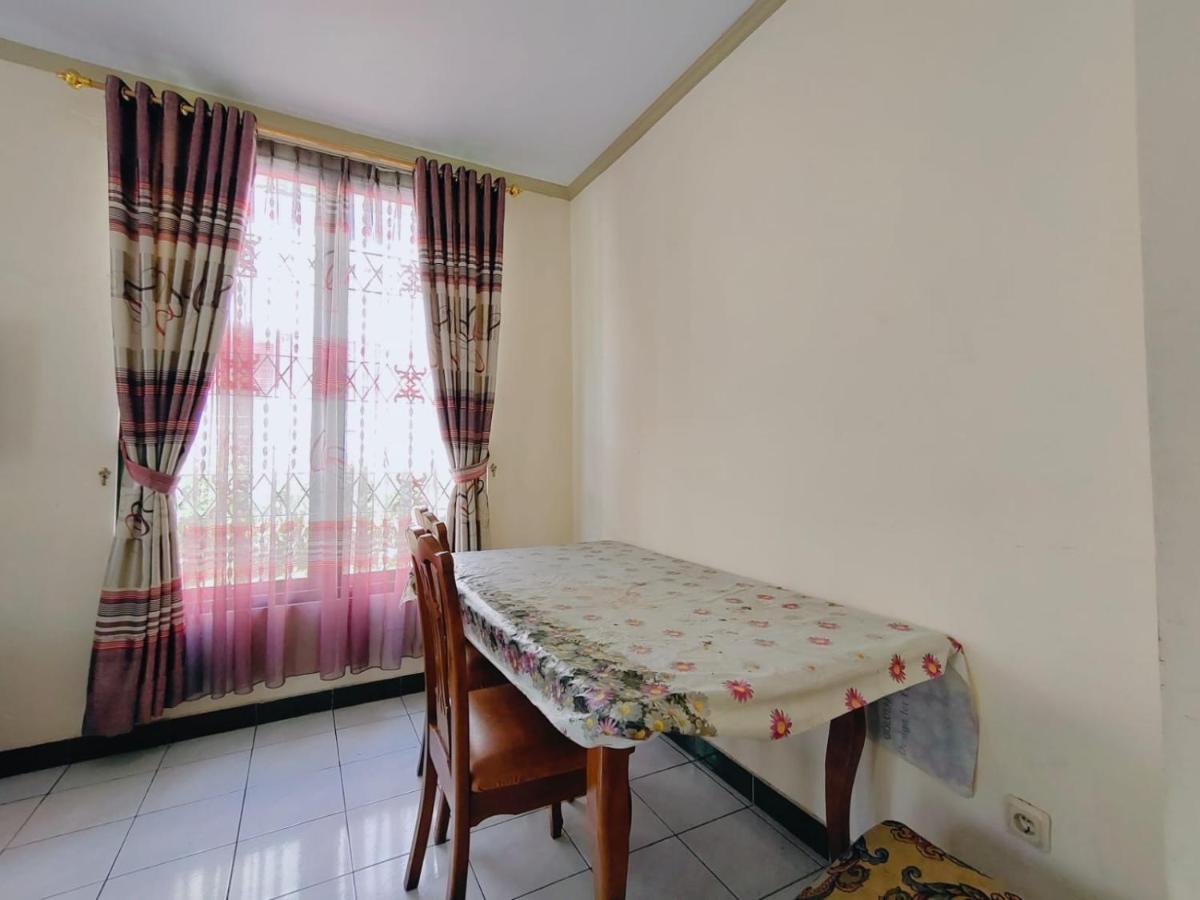 Villa Semesta Cikundul Екстер'єр фото